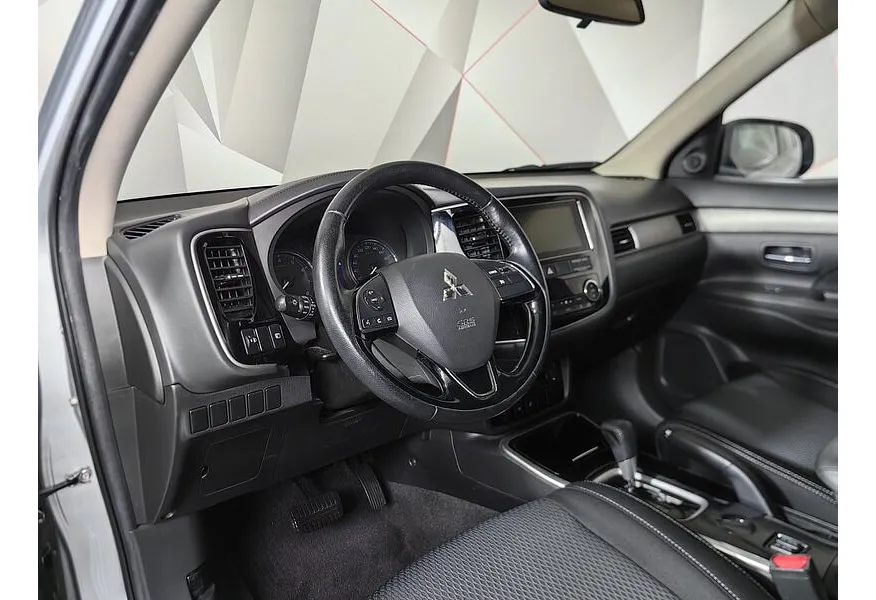 Mitsubishi Outlander 2.0 MIVEC CVT 2WD (146 л.с.) Intense Plus Серебристый в АВИЛОН. Слайд №19