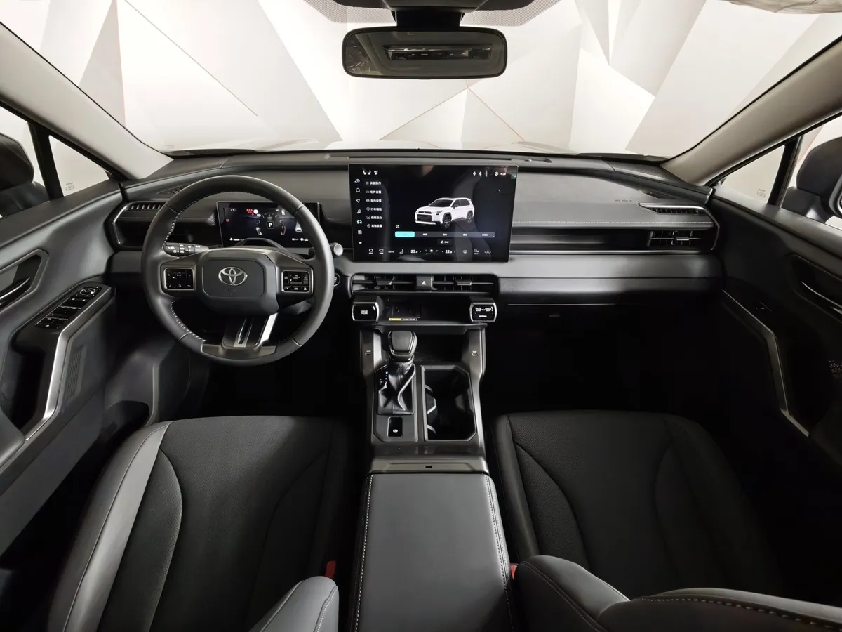 Toyota RAV4 2.0 CVT 4WD (171 л.с.) Люкс Черный в АВИЛОН. Слайд №14