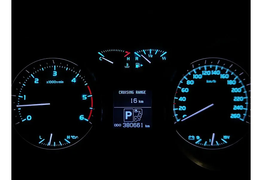АВИЛОН - Toyota Land Cruiser 4.5 Twin-Turbo D AT 4WD (5 мест) (235 л.с.) Престиж Красный - slide 18