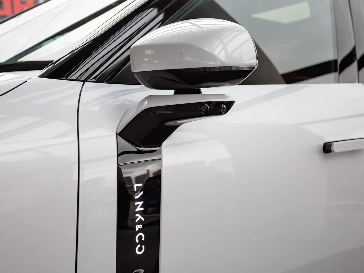 Lynk & Co 900 2.0 AT 4WD (884 л.с.) Ultra Белый в АВИЛОН. Слайд №19