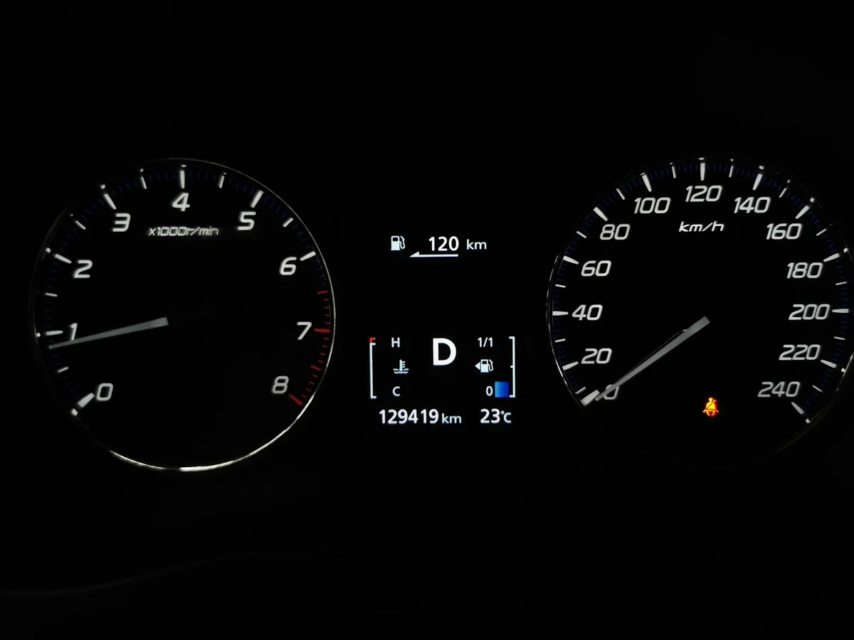 Mitsubishi Outlander 2.0 MIVEC CVT 2WD (146 л.с.) Invite Черный в АВИЛОН. Слайд №17