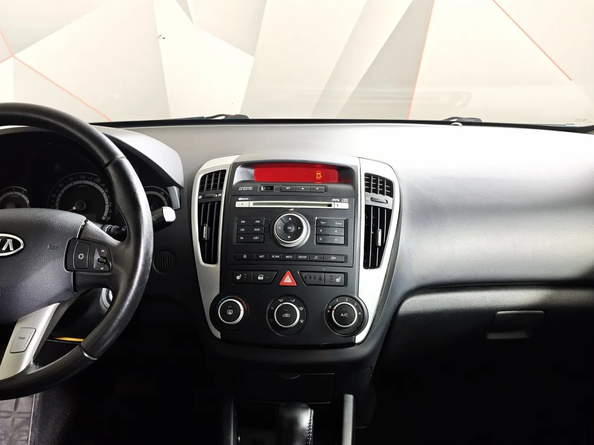 Kia Ceed 1.6 AT (130 л.с.) Серебристый в АВИЛОН. Слайд №14