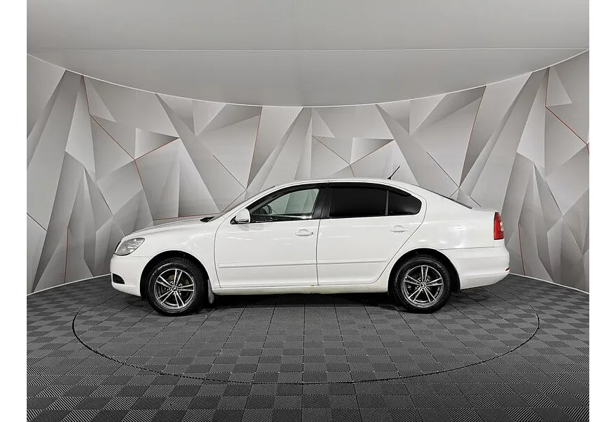 Skoda Octavia 1.6 MPI AT (102 л.с.) Белый в АВИЛОН. Слайд №5