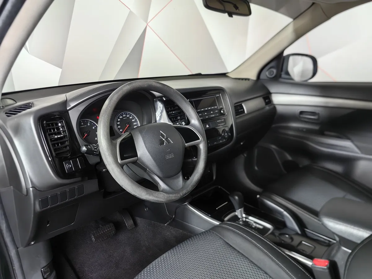 Mitsubishi Outlander 2.0 CVT (146 л.с.) Invite Черный в АВИЛОН. Слайд №19