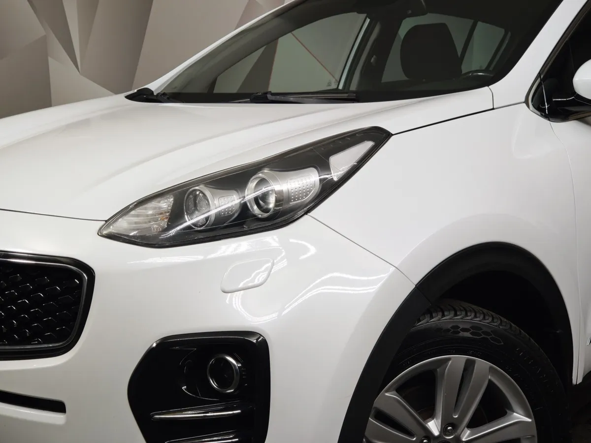 Kia Sportage 2.0 AT 4WD (150 л.с.) Luxe Белый в АВИЛОН. Слайд №10