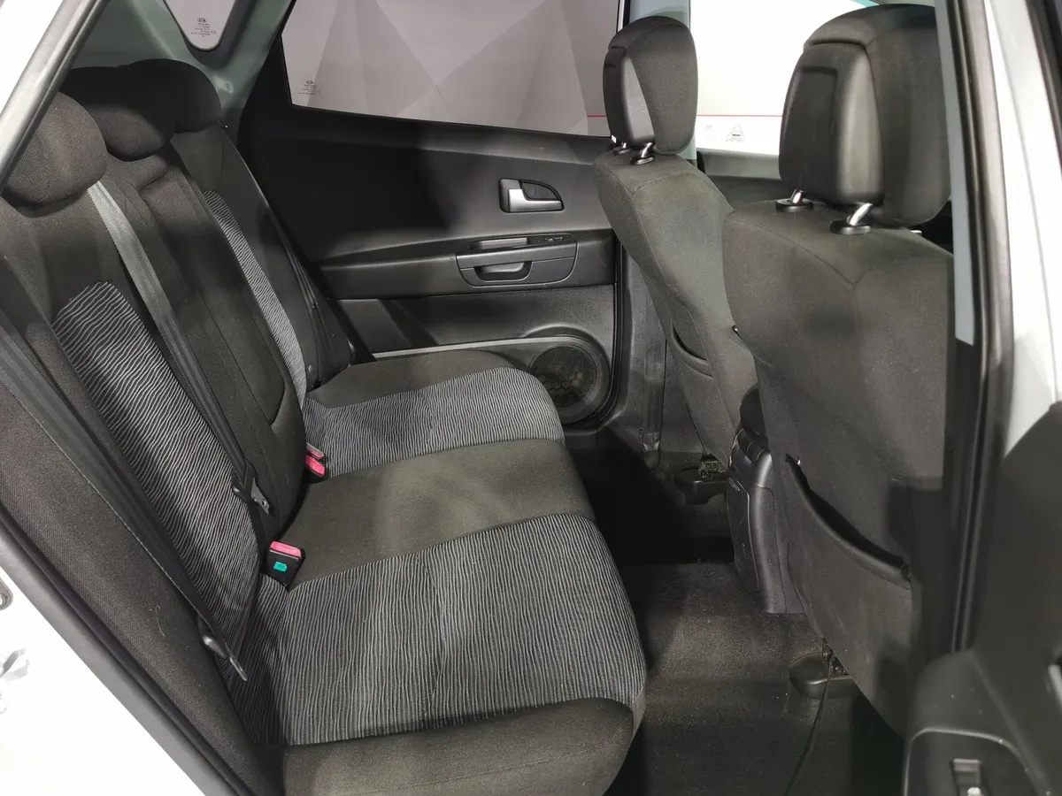 Kia Ceed 1.6 AT (122 л.с.) Белый в АВИЛОН. Слайд №15