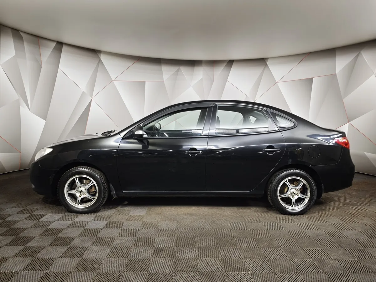 Hyundai Elantra 1.6 MT (105 л.с.) Черный в АВИЛОН. Слайд №5
