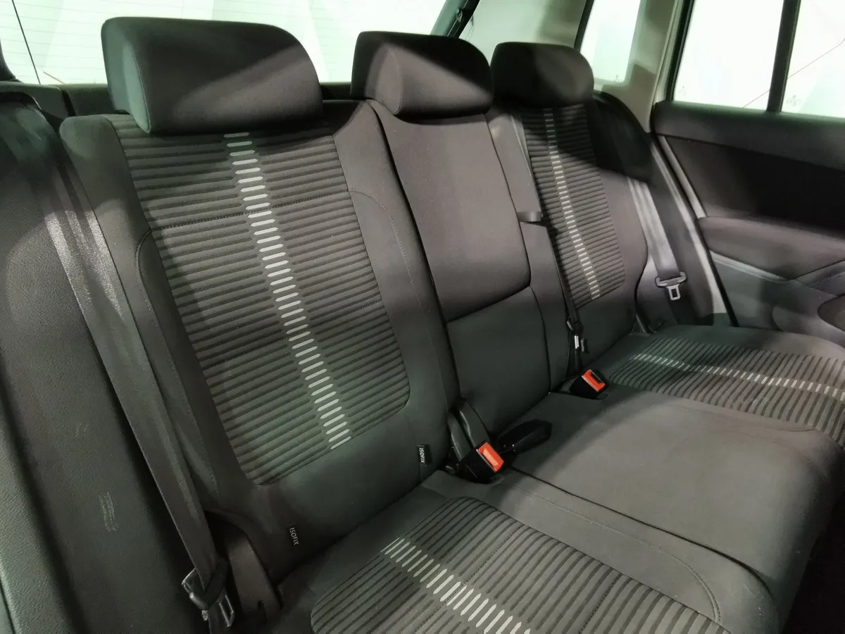 Volkswagen Tiguan 2.0 TSI 4Motion AT (170 л.с.) Sport&Style Серебристый в АВИЛОН. Слайд №16