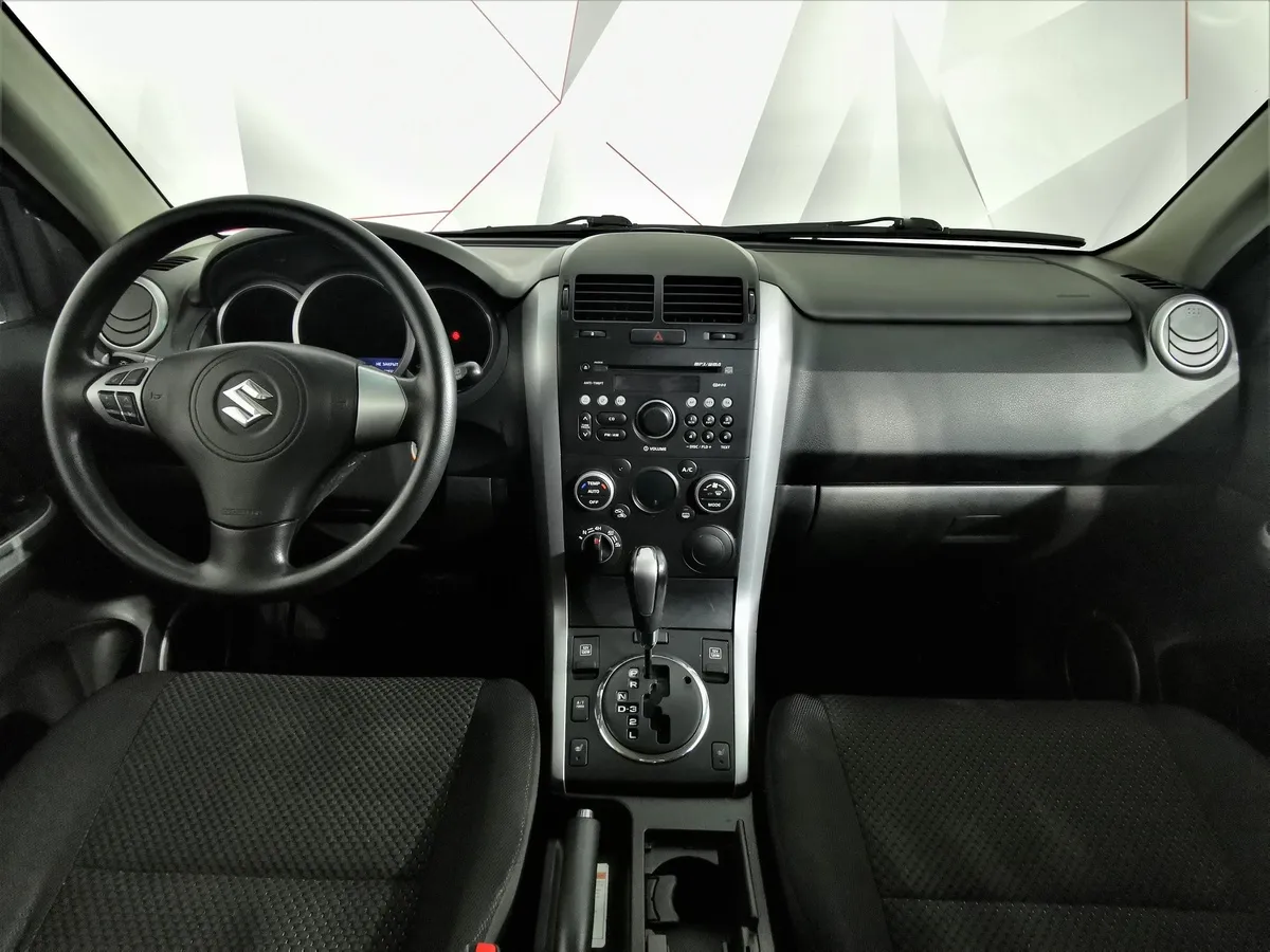 Suzuki Grand Vitara 2.0 AT AWD (140 л.с.) Черный в АВИЛОН. Слайд №13