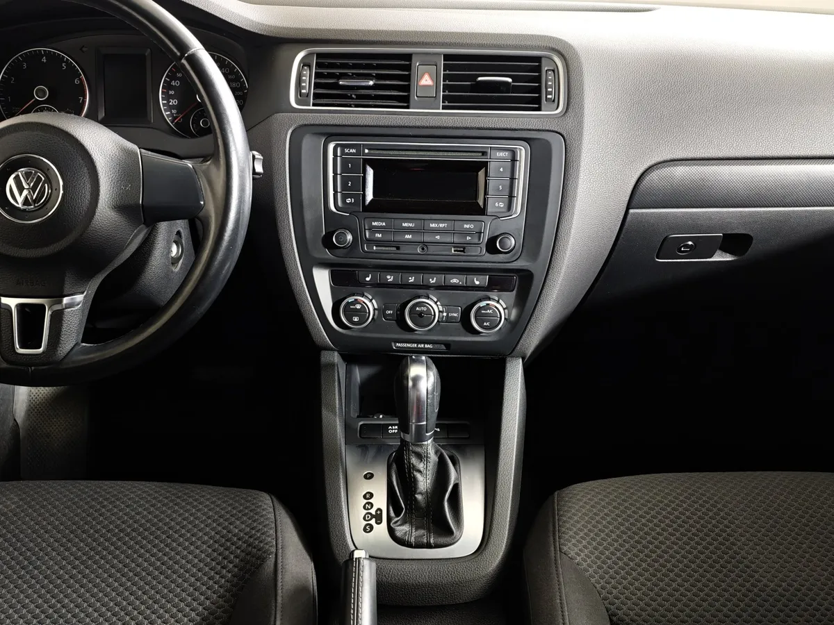 Volkswagen Jetta 1.6 AT (105 л.с.) Comfortline Белый в АВИЛОН. Слайд №15