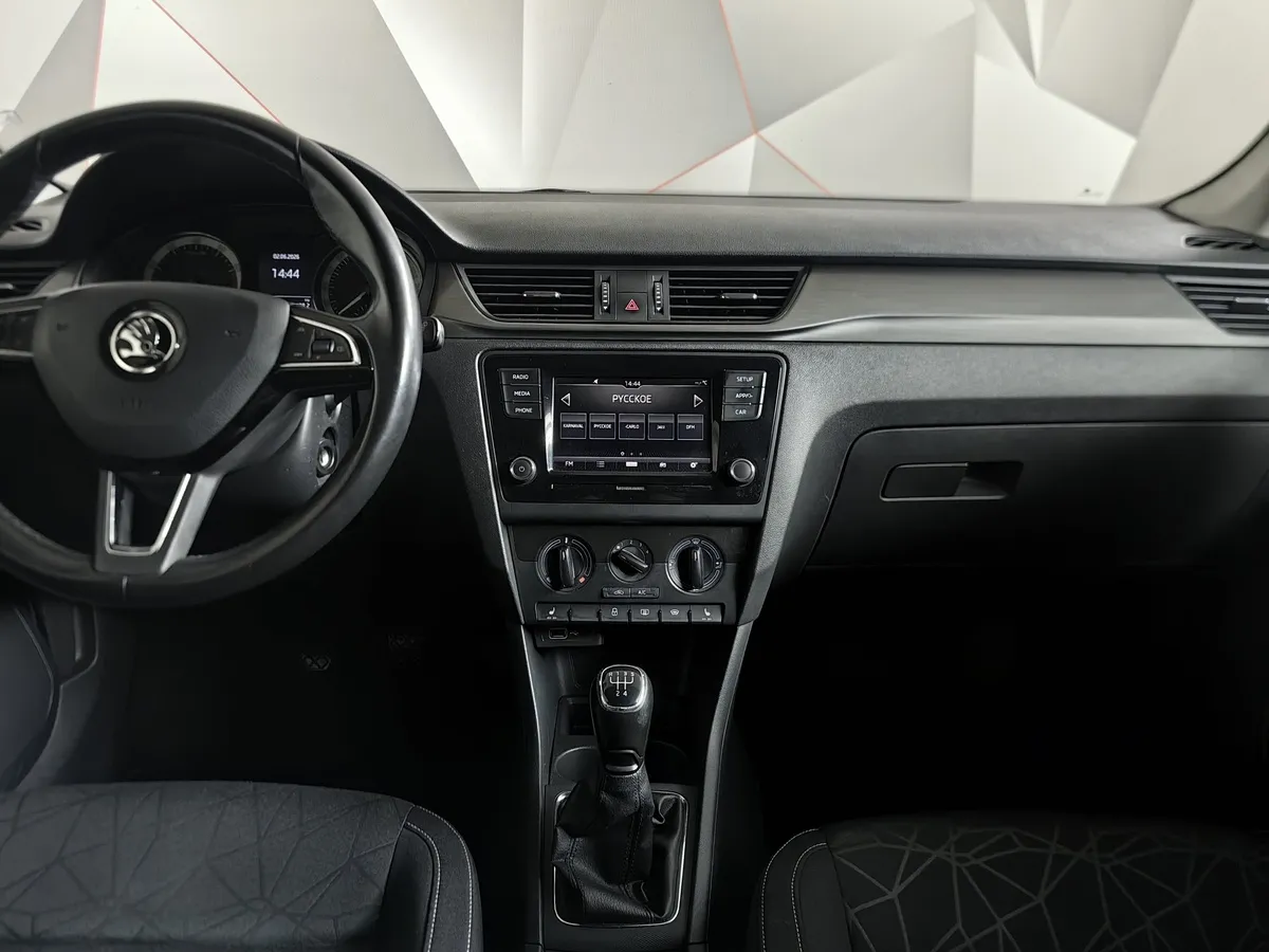 Skoda Rapid 1.6 MT (90 л.с.) Черный в АВИЛОН. Слайд №15