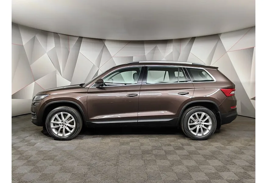 Skoda Kodiaq 2.0 TSI DSG 4X4 (180 л.с.) Коричневый в АВИЛОН. Слайд №5