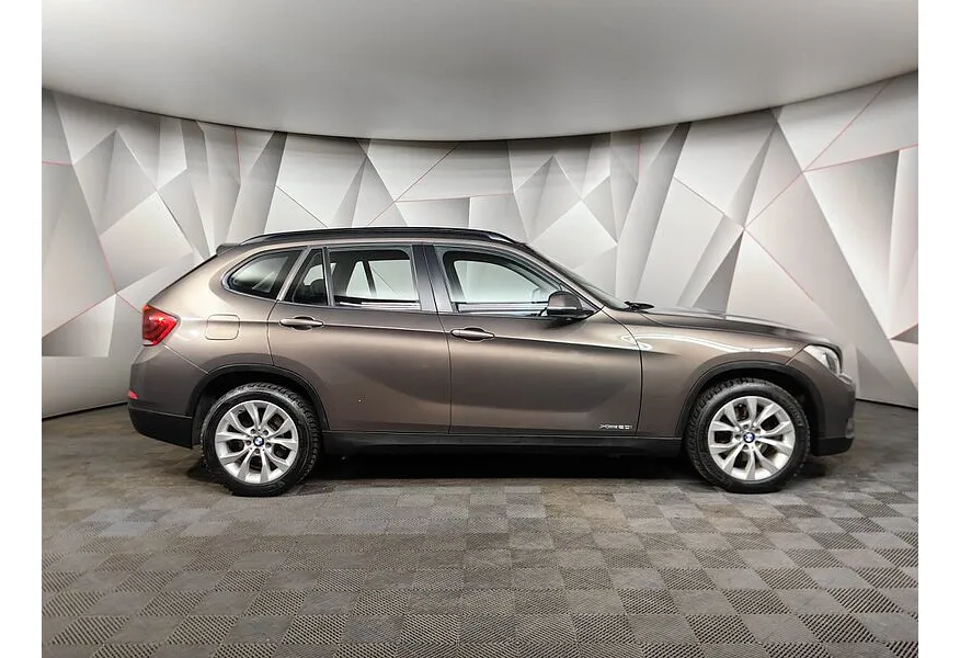BMW X1 xDrive20i AT (184 л.с.) Коричневый в АВИЛОН. Слайд №6 BMW X1 xDrive20i AT (184 л.с.) Коричневый в АВИЛОН. Слайд №6