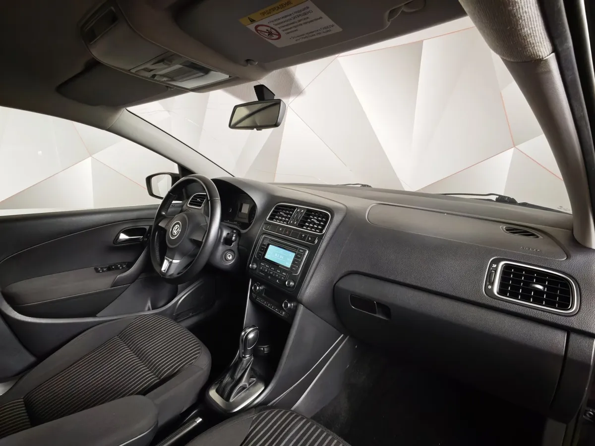 Volkswagen Polo 1.6 MPI AT (110 л.с.) Highline Черный в АВИЛОН. Слайд №11