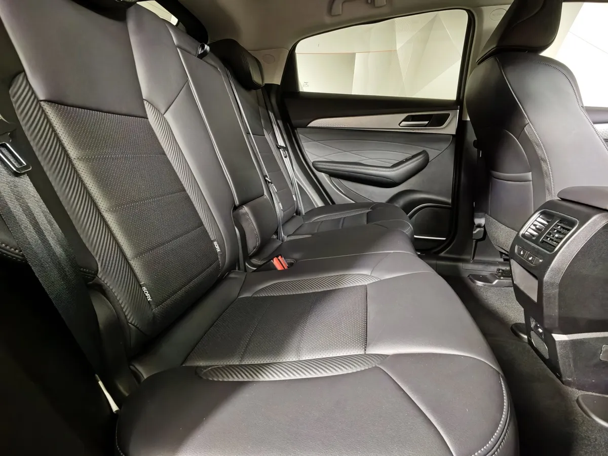 Haval F7x 2.0T AWD 7DCT (190 л.с.) Tech Plus Серый в АВИЛОН. Слайд №15