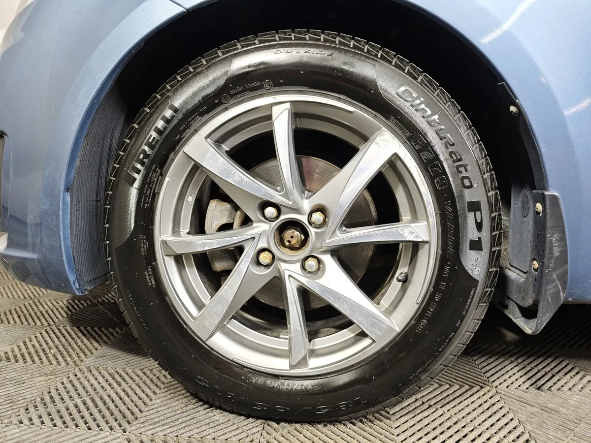 Kia Rio 1.4 AT (107 л.с.) Голубой в АВИЛОН. Слайд №9
