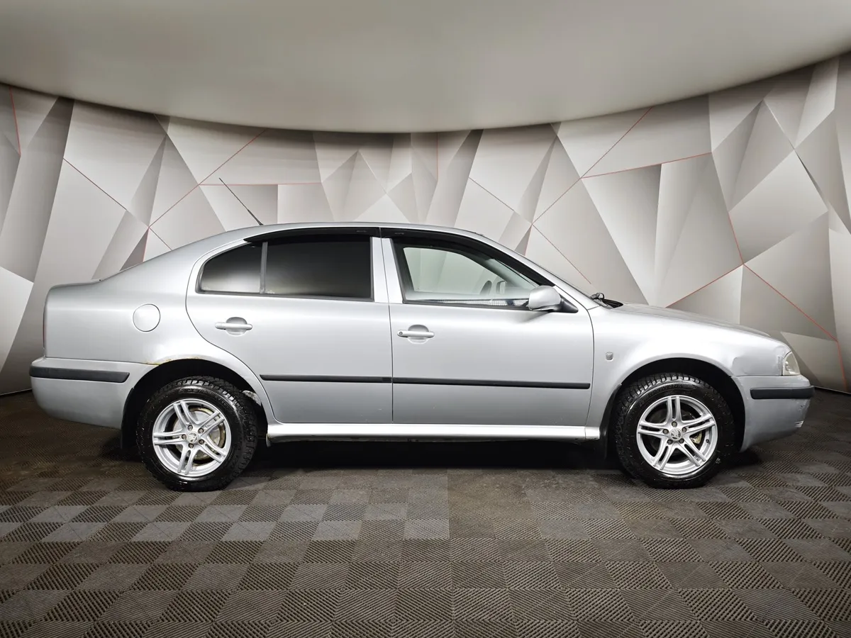 Skoda Octavia 1.4 MT (75 л.с.) Серебристый в АВИЛОН. Слайд №6