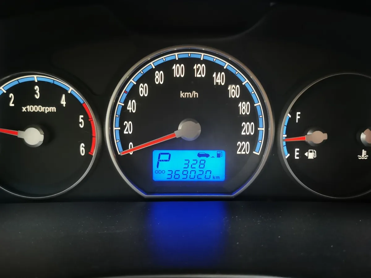 Hyundai Santa Fe 2.2 CRDi AT (153 л.с.) Черный в АВИЛОН. Слайд №17