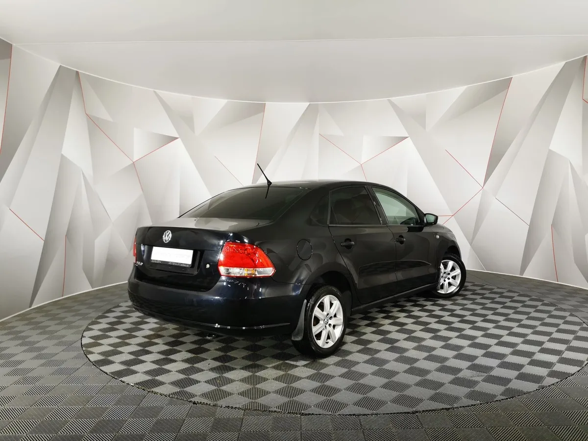 Volkswagen Polo 1.6 MT (105 л.с.) Черный в АВИЛОН. Слайд №2