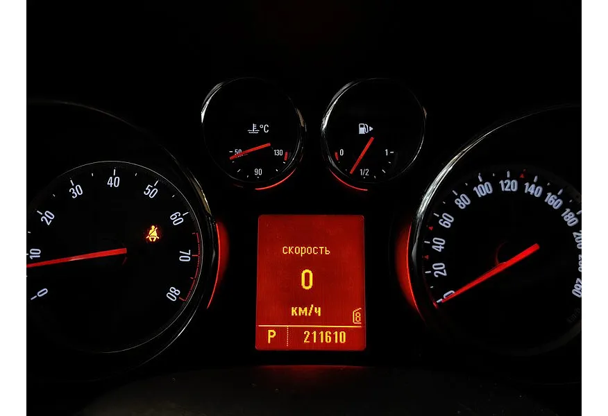 Opel Astra 1.4 Turbo AT (140 л.с.) Синий в АВИЛОН. Слайд №17 Opel Astra 1.4 Turbo AT (140 л.с.) Синий в АВИЛОН. Слайд №17