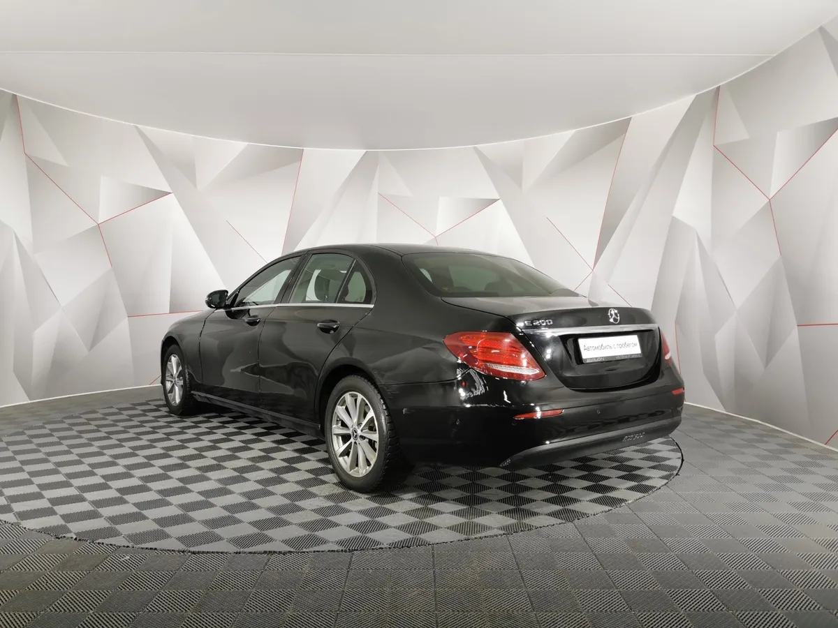Mercedes-Benz E-Класс E 200 4MATIC 9G-TRONIC (197 л.с.) Sport Черный в АВИЛОН. Слайд №4