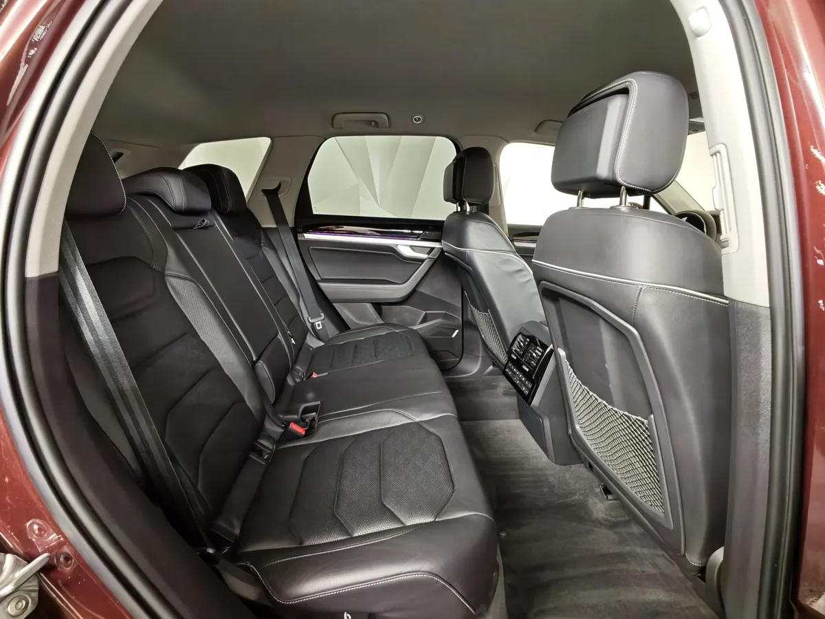 Volkswagen Touareg 3.0 V6 TDI Tiptronic 4Motion (249 л.с.) Respect Красный в АВИЛОН. Слайд №16