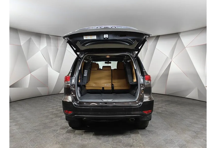 Toyota Fortuner 2.8 TD AT 4WD (177 л.с.) Комфорт Коричневый в АВИЛОН. Слайд №11