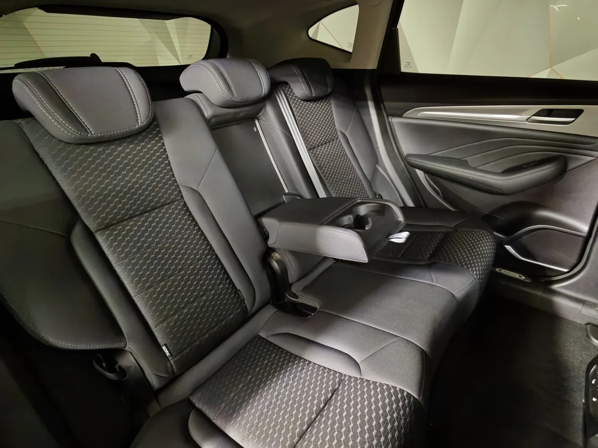 Haval F7 1.5 AT 4WD (150 л.с.) Elite Черный в АВИЛОН. Слайд №17