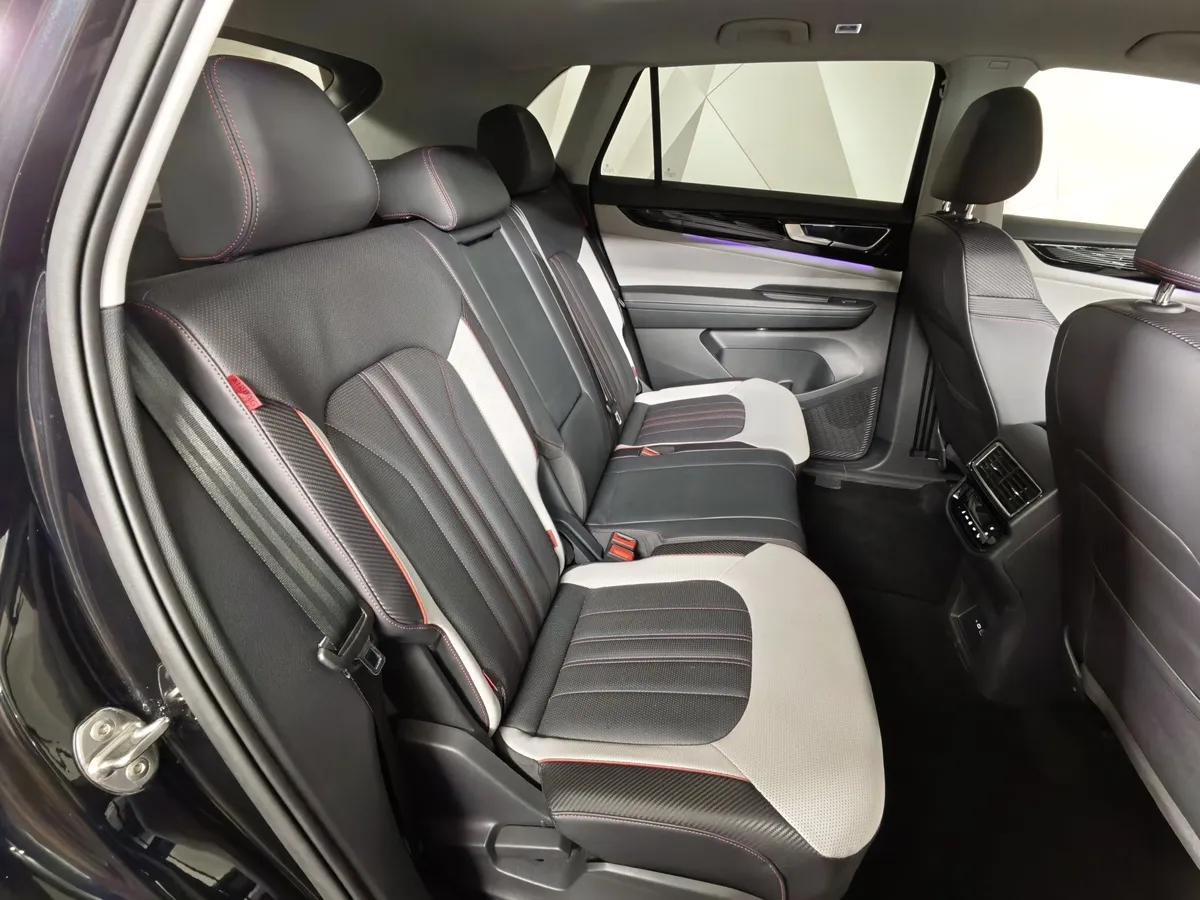 Volkswagen Teramont X 2.0 7DSG AWD (220 л.с.) Top Черный в АВИЛОН. Слайд №14