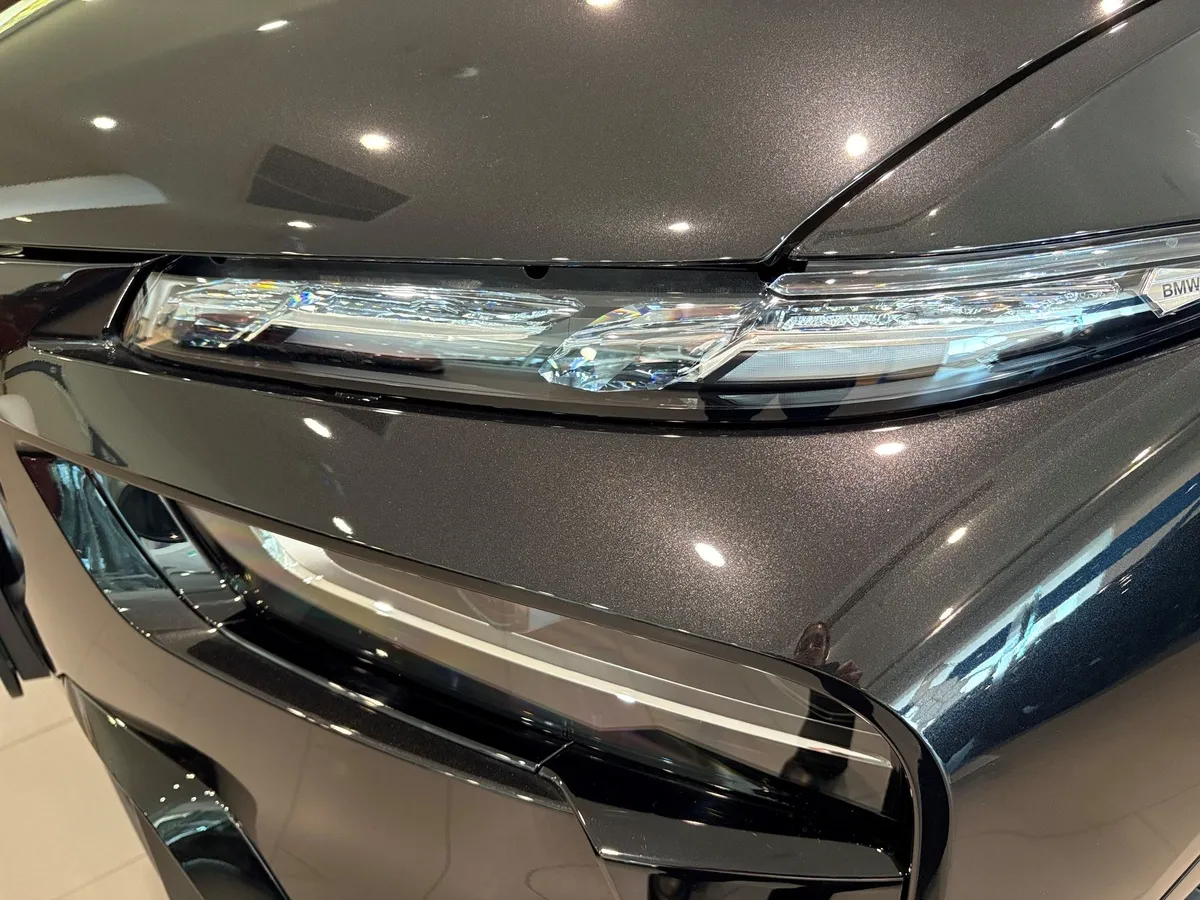 BMW X7 M60i xDrive (530 л.с.) Черный в АВИЛОН. Слайд №10