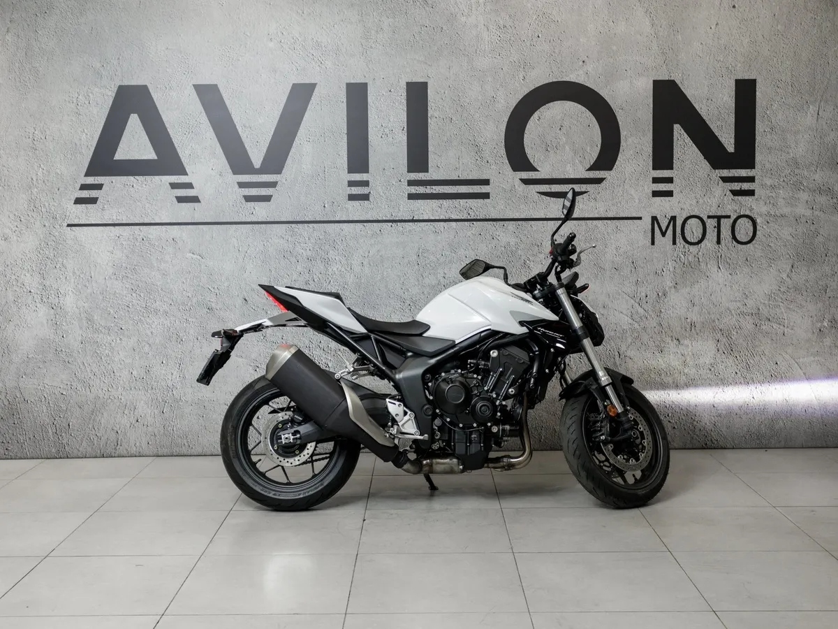 Honda CB1000 Hornet 998 см³ (158 л.с.) (158) 998 Белый в АВИЛОН. Слайд №4