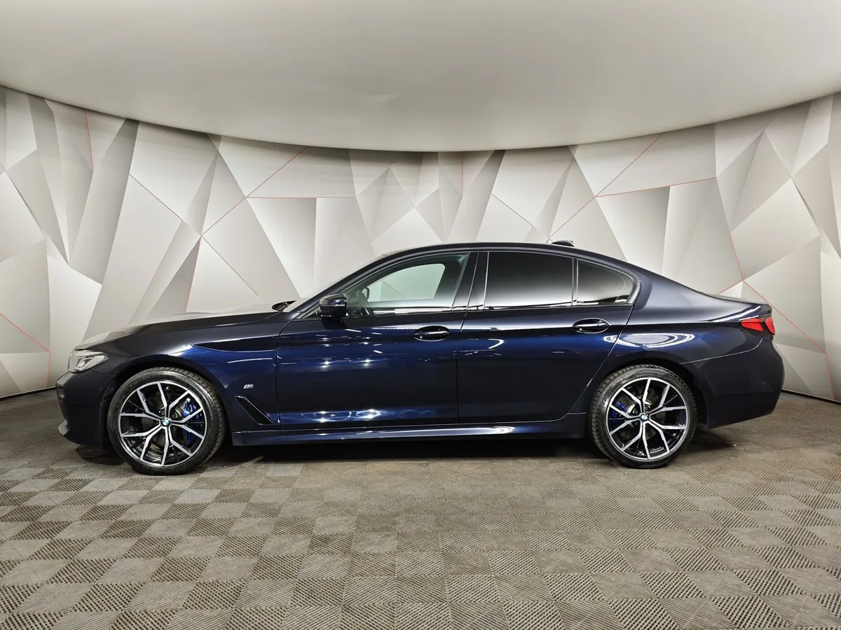 BMW 5 серия 530d xDrive Steptronic (249 л.с.) Base (Локальная сборка) Черный в АВИЛОН. Слайд №5