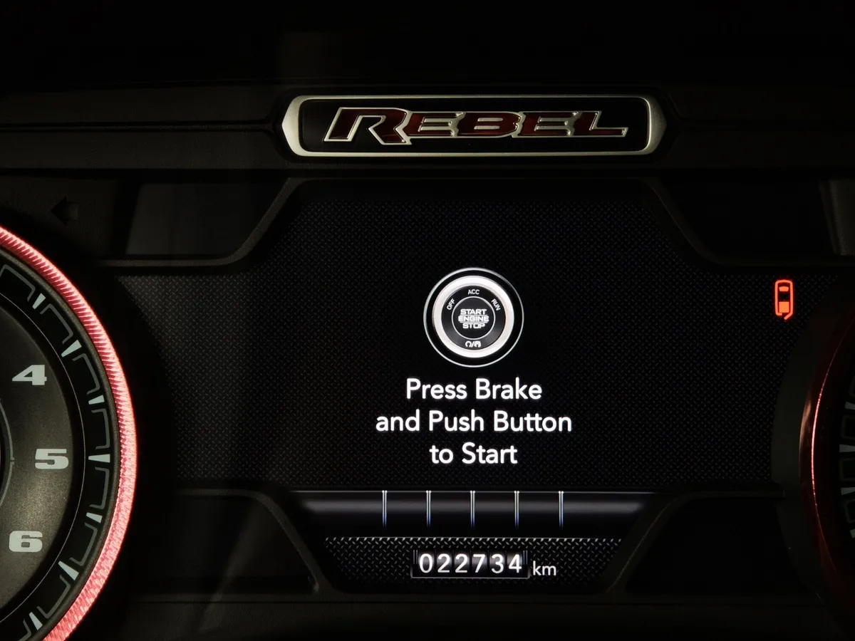 Dodge Ram 5.7 AT 4WD (395 л.с.) Rebel Серый в АВИЛОН. Слайд №18