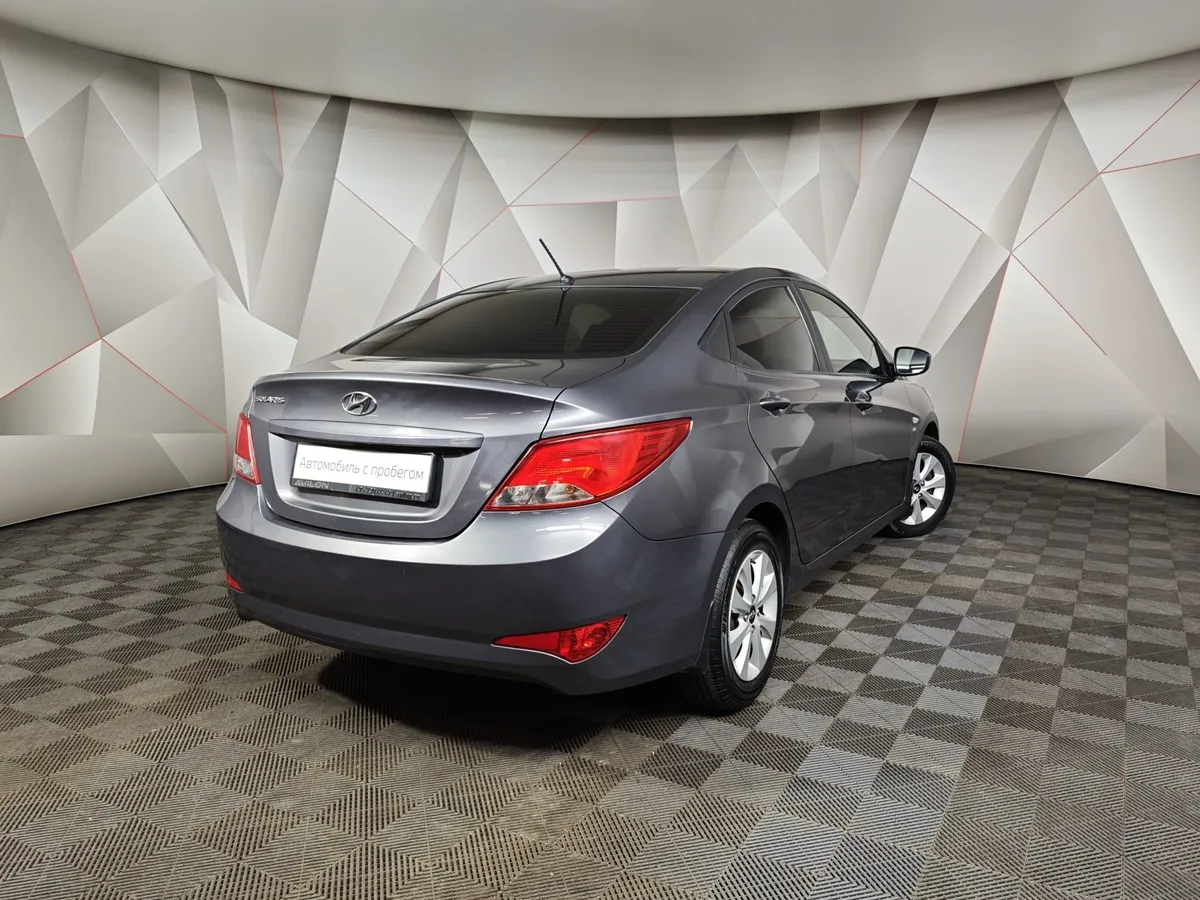 Hyundai Solaris 1.6 MT (123 л.с.) Comfort Серый в АВИЛОН. Слайд №2