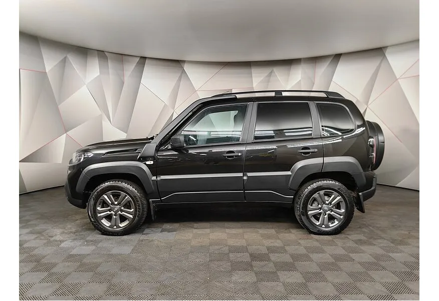 ВАЗ (Lada) Niva 1.7 MT 4WD (80 л.с.) Black Черный в АВИЛОН. Слайд №3