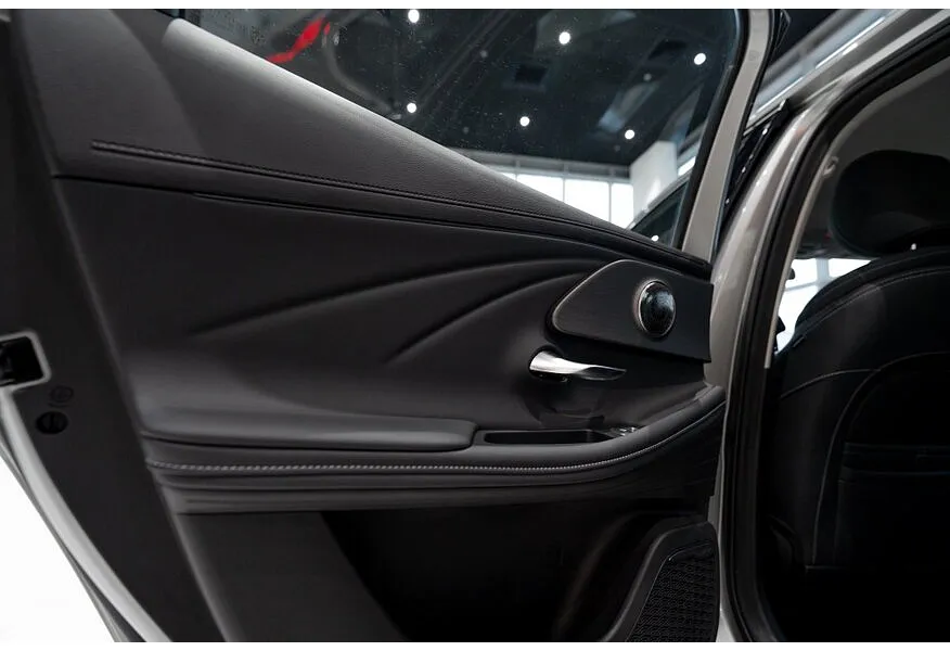 Chery Arrizo 8 1.6T DCT (150 л.с.) Ultra Black Серебристый в АВИЛОН. Слайд №12