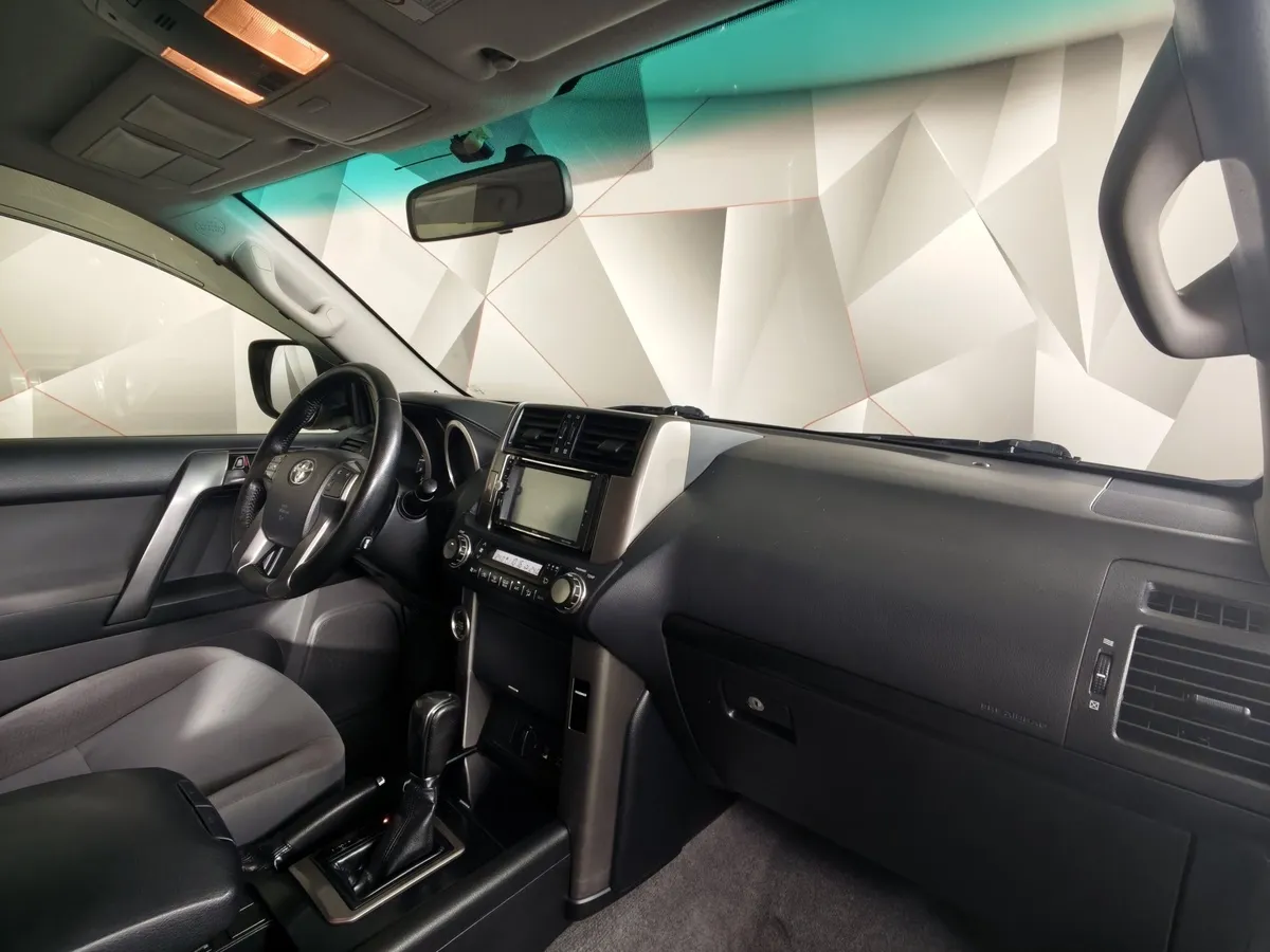 Toyota Land Cruiser Prado 3.0 D AT 4WD (173 л.с.) Белый в АВИЛОН. Слайд №13