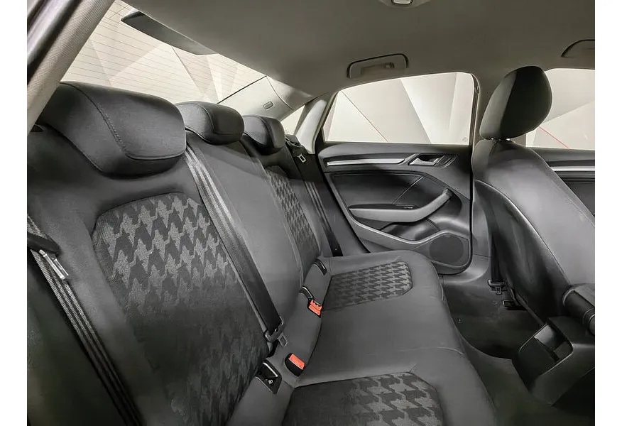 Audi A3 1.4 TFSI S tronic (125 л.с.) Ambition Черный в АВИЛОН. Слайд №16