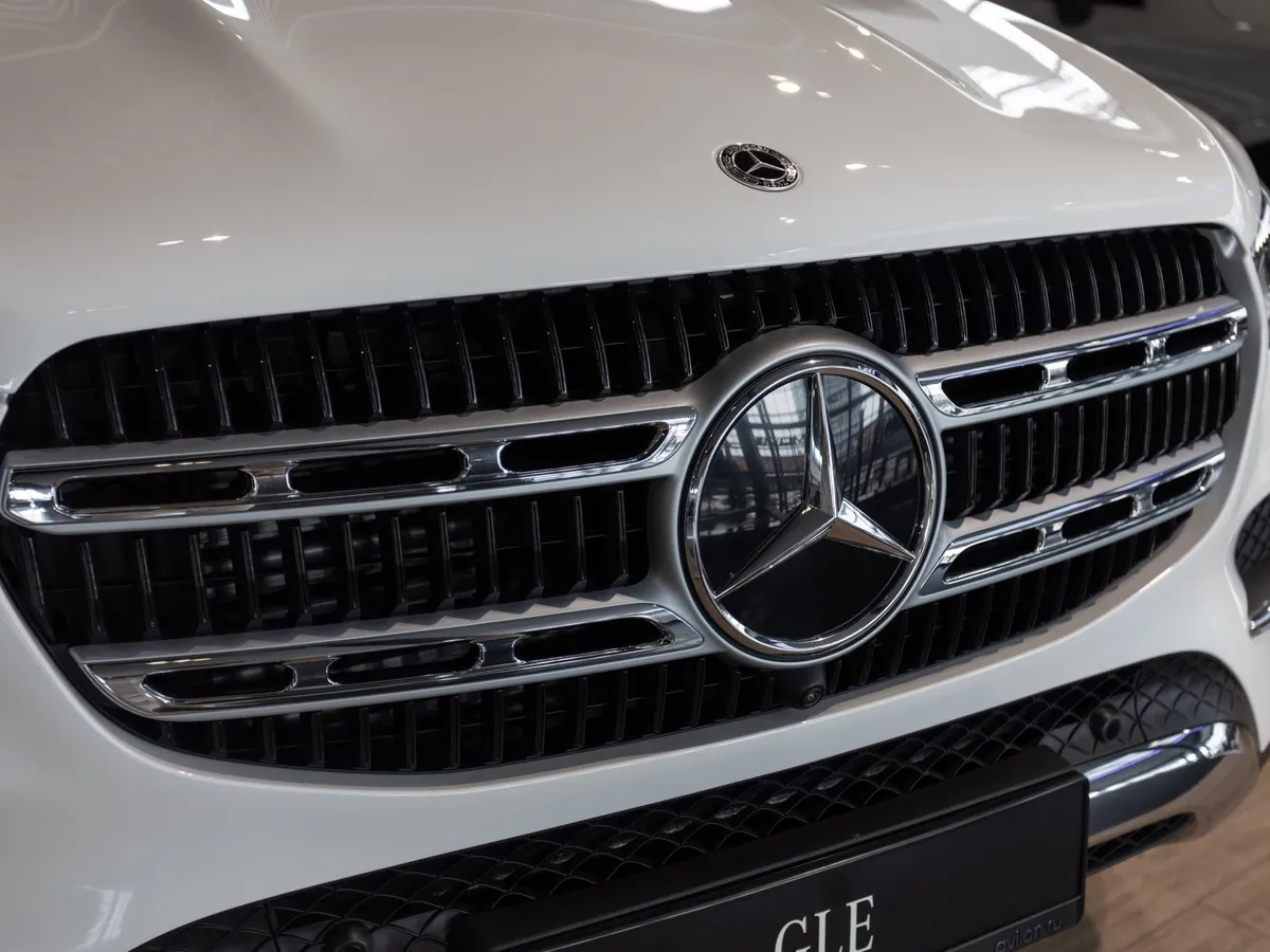Mercedes-Benz GLE 300d 4MATIC 9G-TRONIC (269 л.с.) Белый в АВИЛОН. Слайд №9