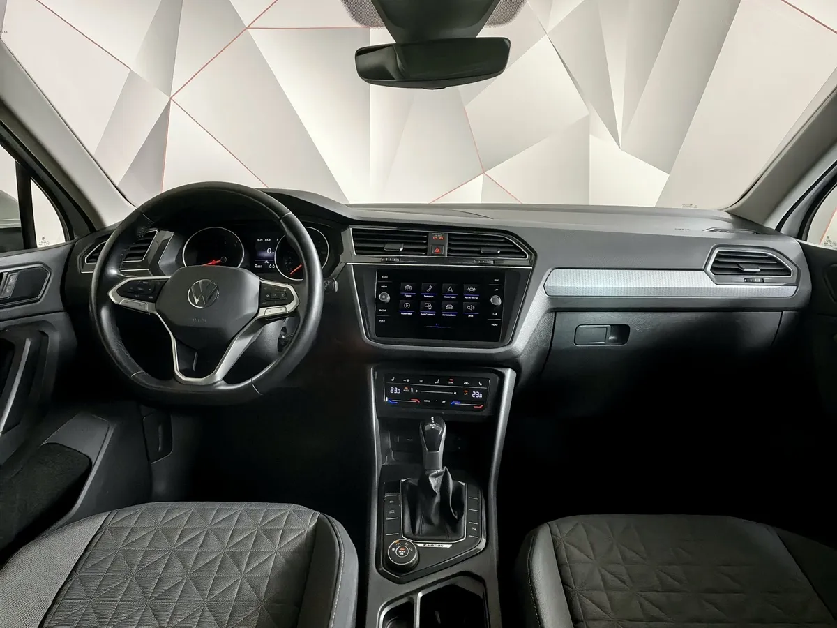 Volkswagen Tiguan 2.0 TSI 4Motion AT (180 л.с.) Status Белый в АВИЛОН. Слайд №14
