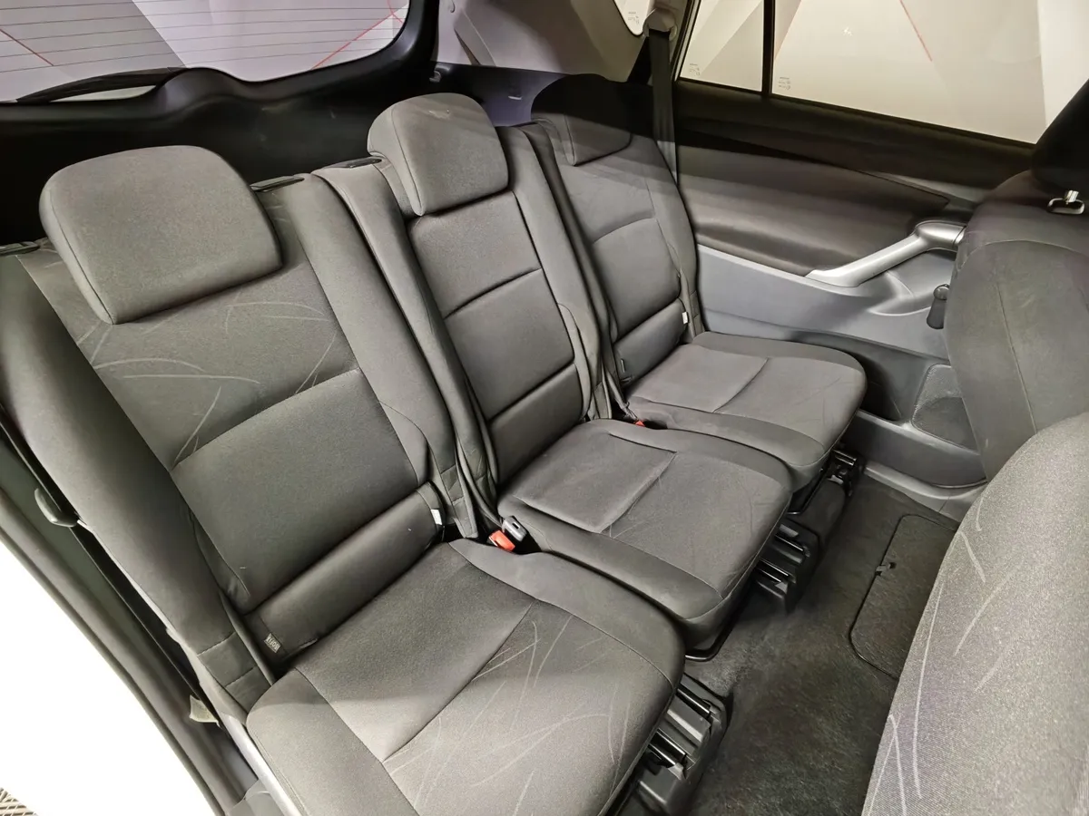 Toyota Verso 1.8 CVT (150 л.с.) Белый в АВИЛОН. Слайд №16