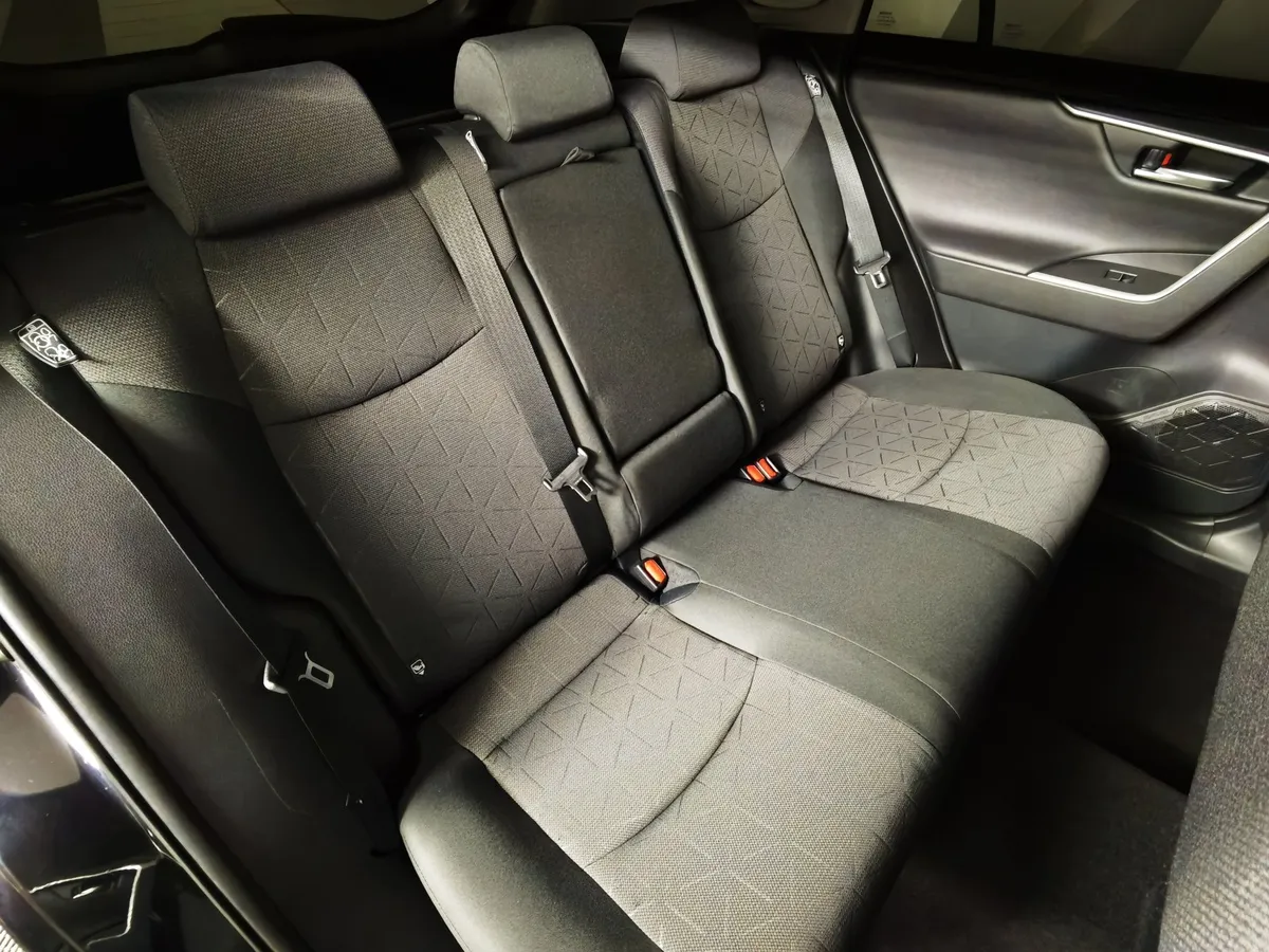 Toyota RAV4 2.0i CVT AWD (149 л.с.) Люкс Черный в АВИЛОН. Слайд №17