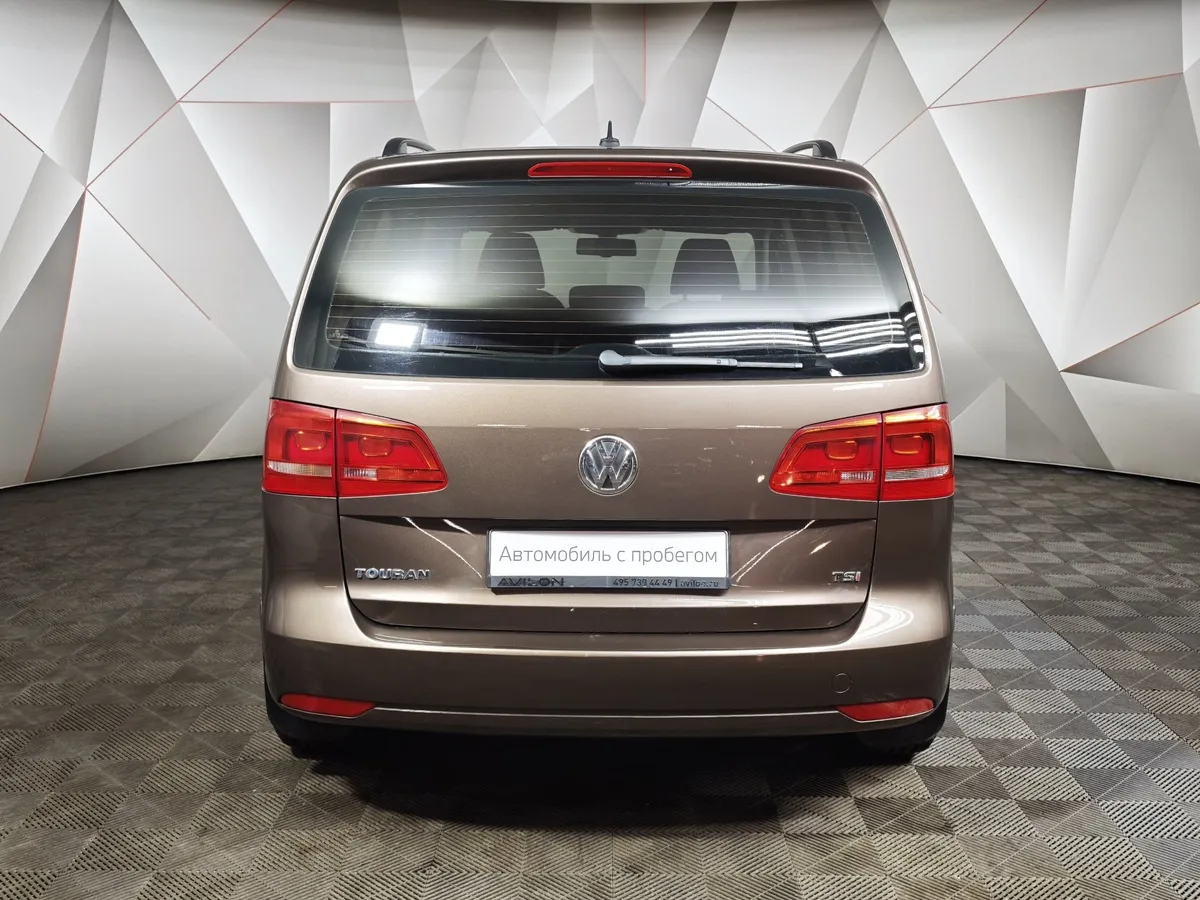 Volkswagen Touran 1.4 TSI MT (140 л.с.) Highline Коричневый в АВИЛОН. Слайд №8