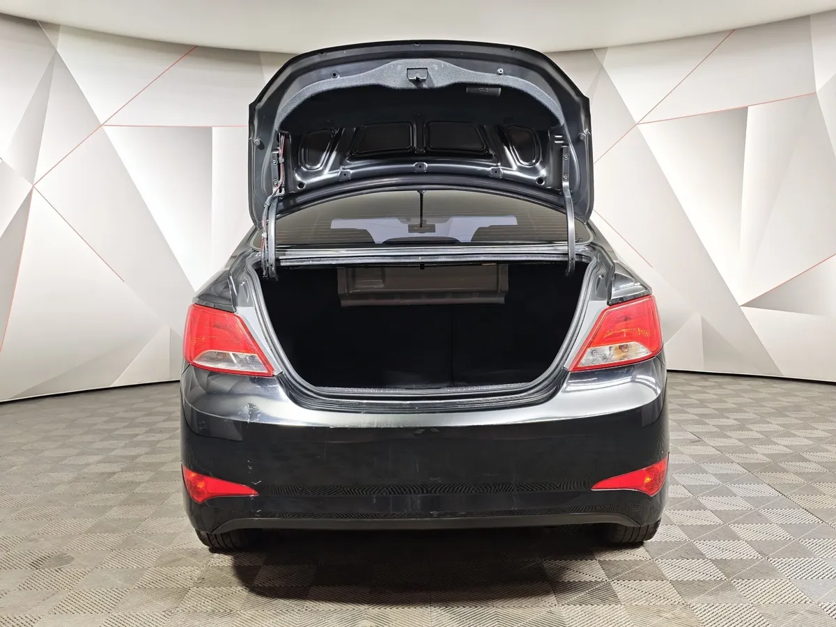 Hyundai Solaris 1.6 MT (123 л.с.) Comfort Черный в АВИЛОН. Слайд №12