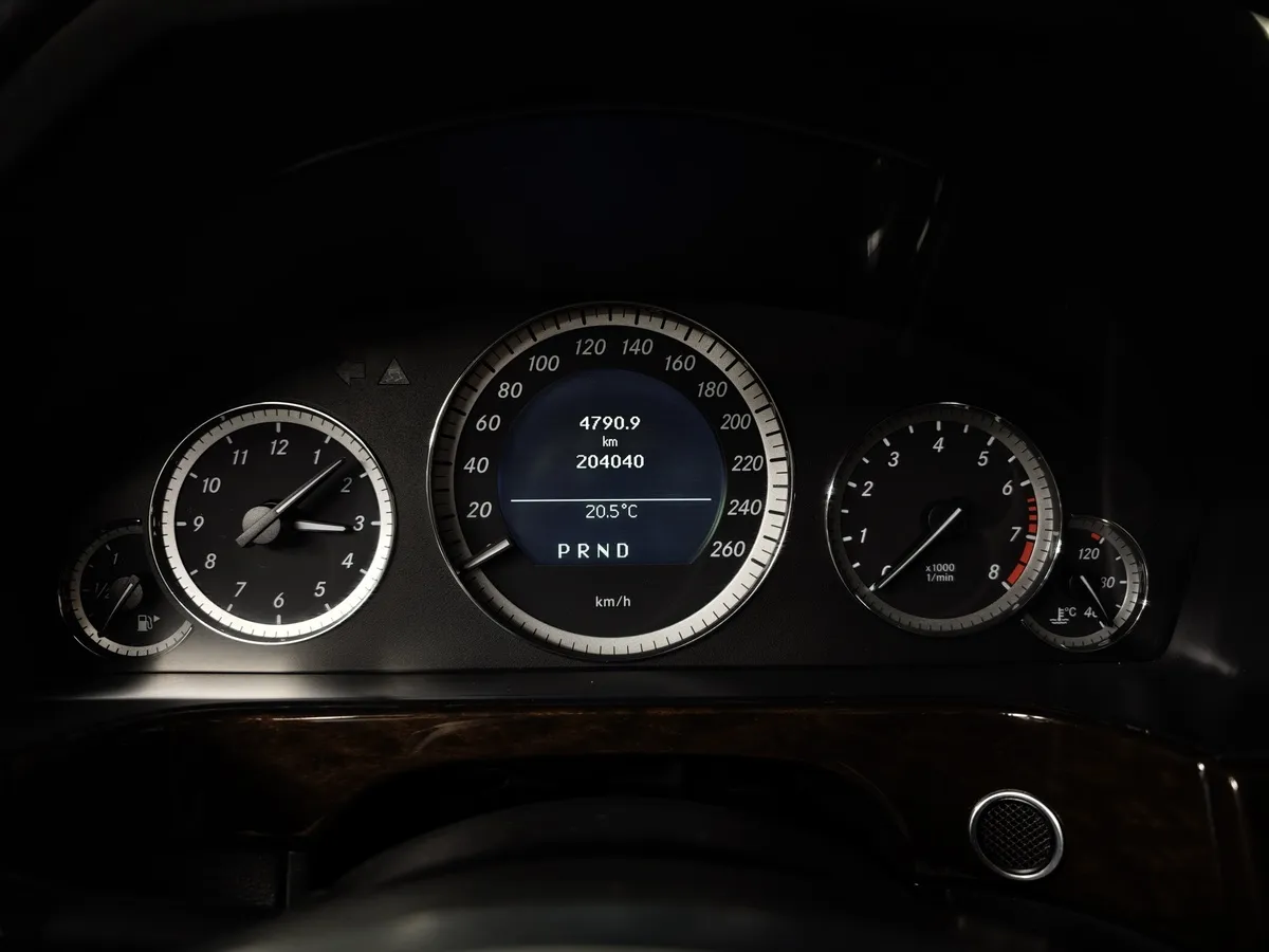 Mercedes-Benz E-Класс E 200 T CGI BlueEfficiency AT (184 л.с.) Черный в АВИЛОН. Слайд №18