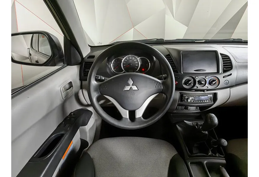 АВИЛОН - Mitsubishi L200 2.5 DI-D MT 4WD (136 л.с.) Бежевый - slide 11