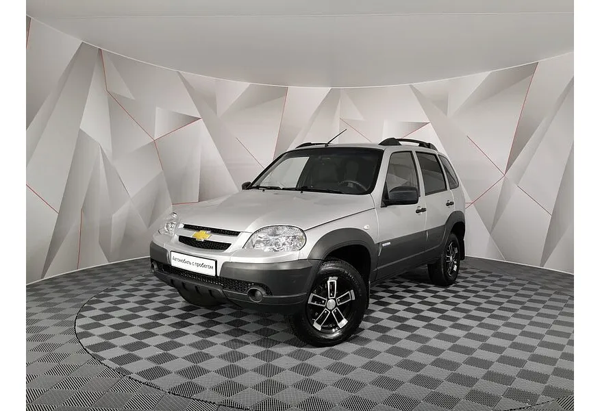 АВИЛОН - Chevrolet Niva 1.7 MT (80 л.с.) Серебристый - slide 0