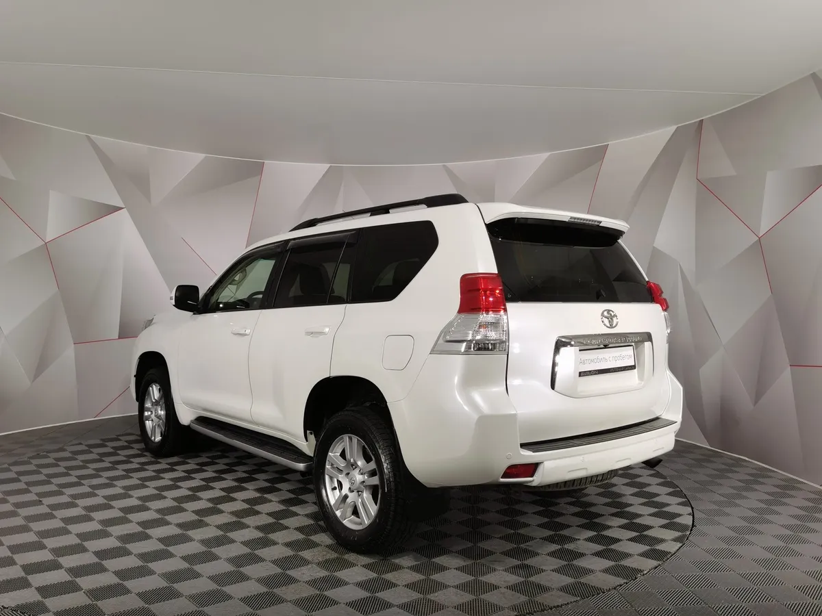 Toyota Land Cruiser Prado 4.0 AT 4WD (282 л.с.) Белый в АВИЛОН. Слайд №4