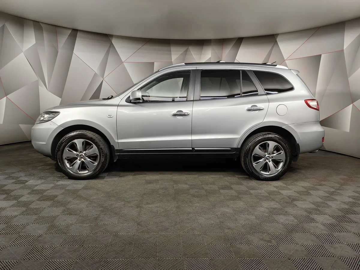 Hyundai Santa Fe 2.7 AT (188 л.с.) Серебристый в АВИЛОН. Слайд №5