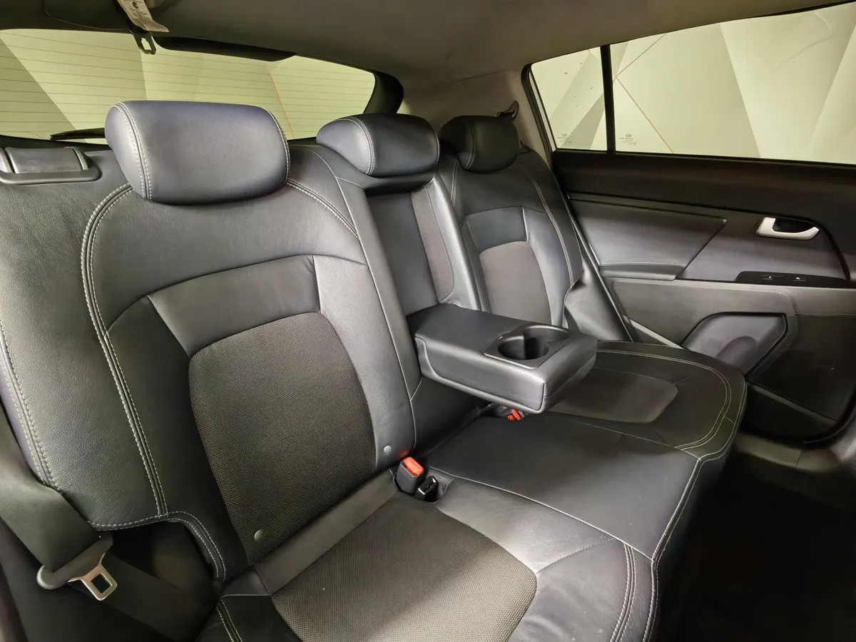 Kia Sportage 2.0 AT 4WD (150 л.с.) Luxe Белый в АВИЛОН. Слайд №17